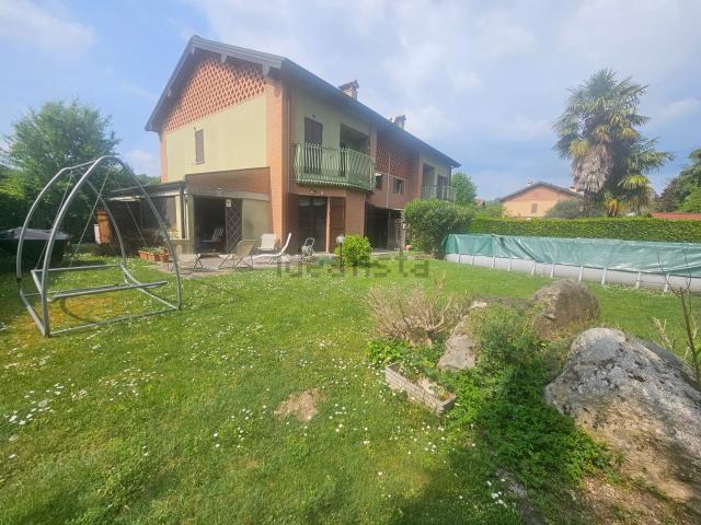 Casa in vendita a Imbersago, Lombardia