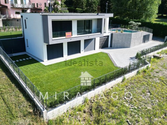 Casa in vendita a Villatico, Colico