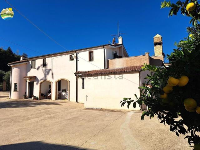 Casa in vendita a Atri, Abruzzo