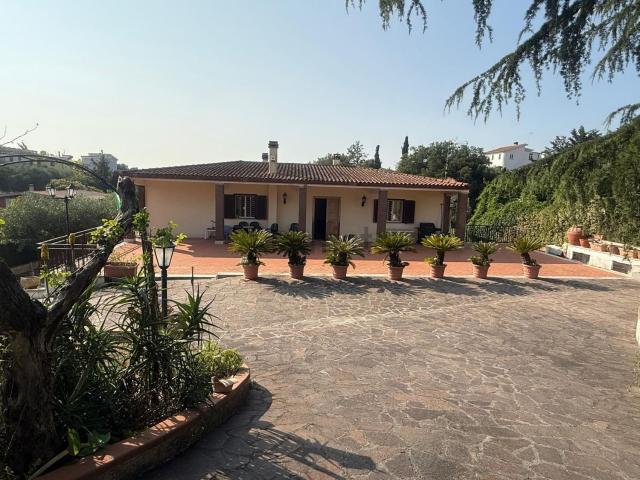 Casa in vendita a Colle del Sole, Aprilia