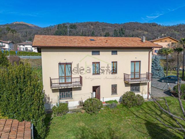 Casa in vendita a Albese con Cassano, Albese