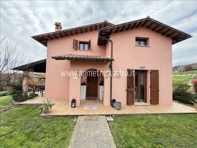 Casa in vendita a Sarteano, Toscana