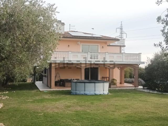 Casa in vendita a Città Sant'angelo, Abruzzo