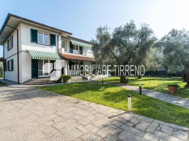 Casa in vendita a Poggiolo, Marina Di Massa
