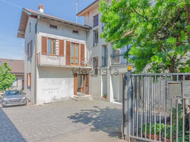 Casa in vendita a Cantù, Lombardia