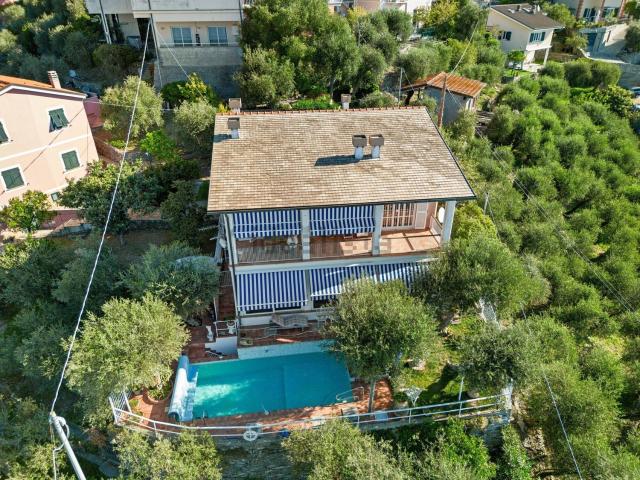 Casa in vendita a Sant'Andrea di Rovereto, Chiavari
