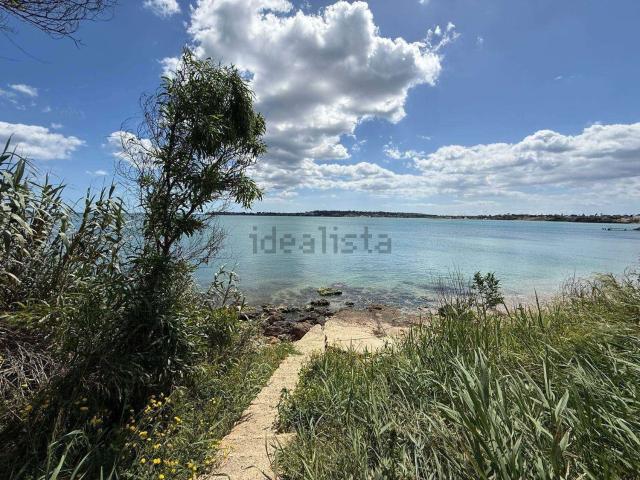 Casa in vendita a Villaggio Elios, Siracusa