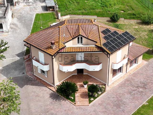 Casa in vendita a Unione dei Comuni della Val Vibrata, Sant'omero