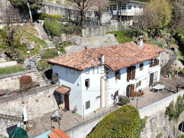 Casa in vendita a Almenno San Bartolomeo, Bergamo