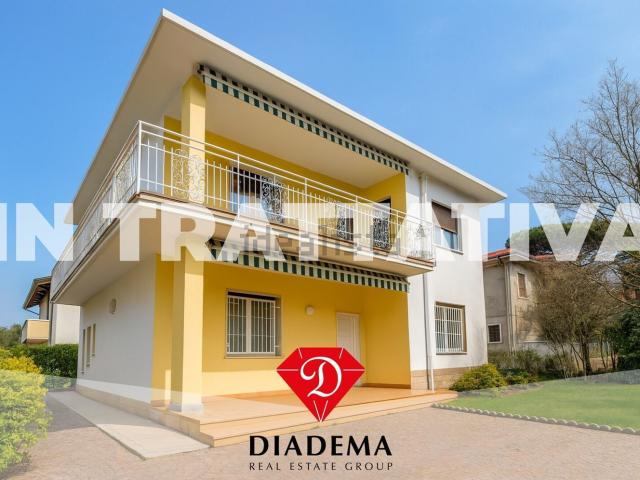 Casa in vendita a Besnate, Lombardia