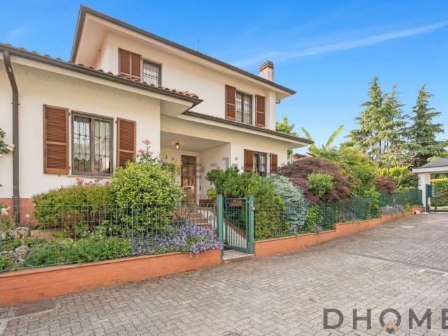 Casa in vendita a California, Lesmo