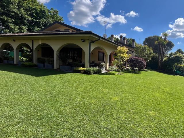 Casa in vendita a California, Lesmo