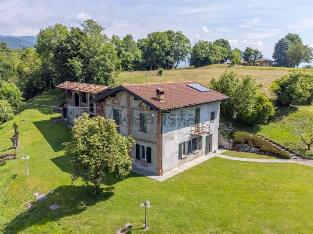 Casa in vendita a Carcano, Albavilla