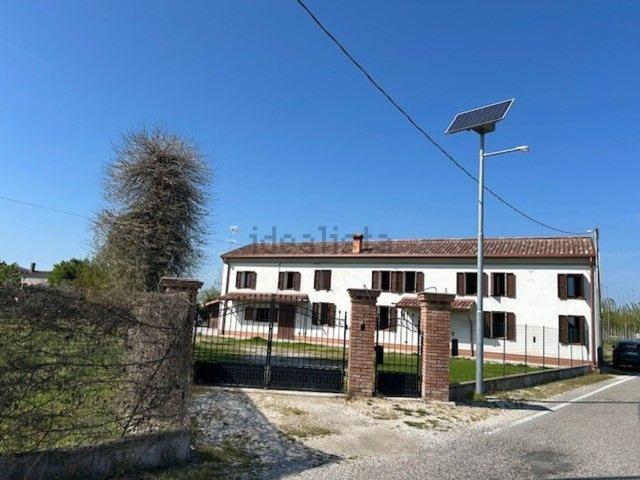 Casa in vendita a Stienta, Veneto