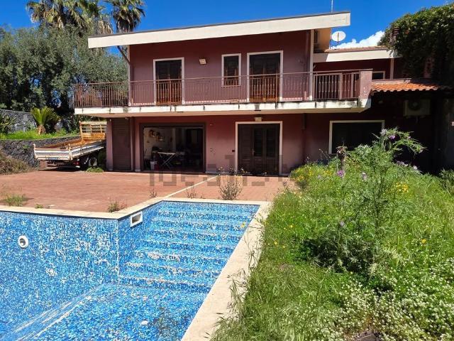 Casa in vendita a Aci Bonaccorsi, Sicilia