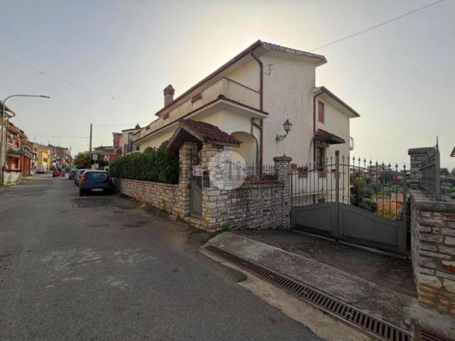 Casa in vendita a Fara Sabina, Lazio