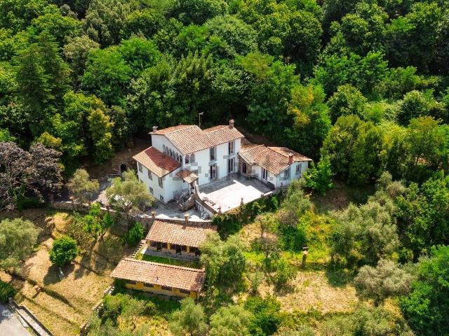 Casa in vendita a Ca' di Cecco, Marina Di Massa