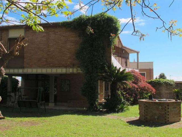 Casa in vendita a Centro, Marche