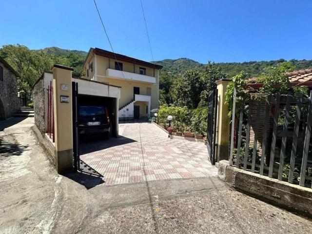 Casa in vendita a Tortorici, Sicilia