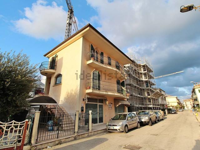 Casa in vendita a Sentina, Marche