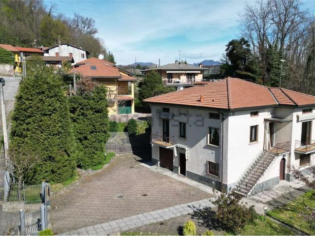 Casa in vendita a Lozza, Lombardia
