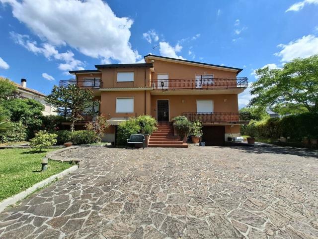 Casa in vendita a Broccostella, Lazio