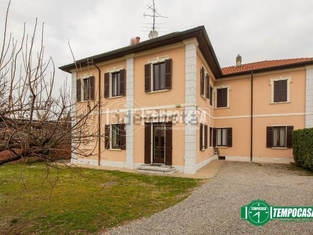 Casa in vendita a Magnago, Lombardia