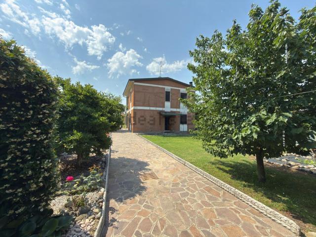 Casa in vendita a Truccazzano, Lombardia