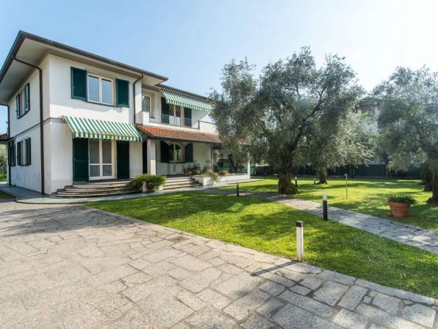 Casa in vendita a Poggiolo, Marina Di Massa