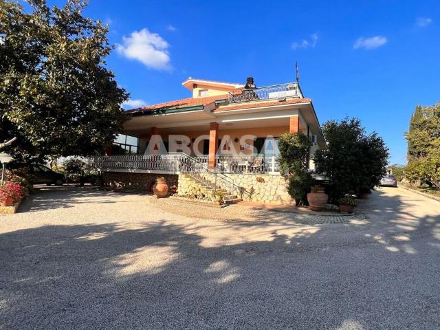 Casa in vendita a Cisterna Di Latina, Lazio