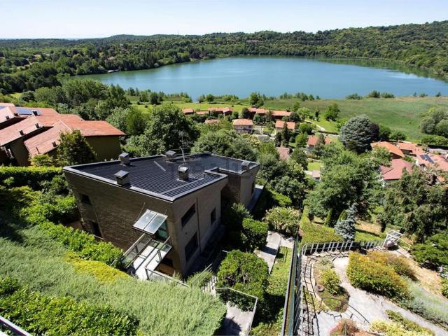 Casa in vendita a Montorfano, Lombardia