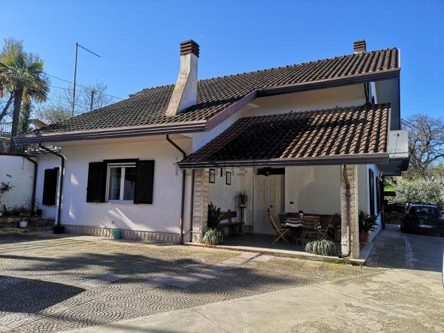 Casa in vendita a Terre dell’Ufita, Mirabella Eclano