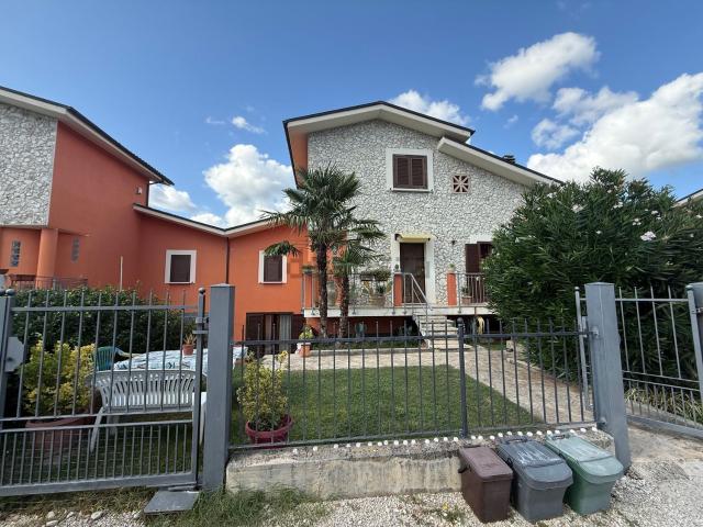 Casa in vendita a Contigliano, Lazio