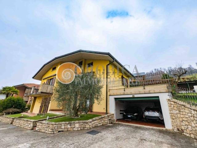 Casa in vendita a Ponteranica, Lombardia
