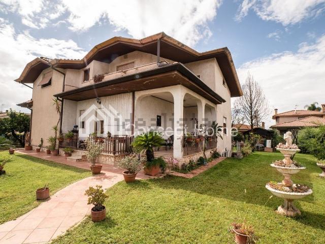 Casa in vendita a Franceschetti, Cisterna Di Latina