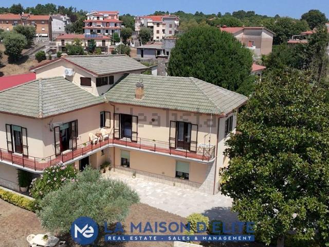 Casa in vendita a Gradoli, Lazio