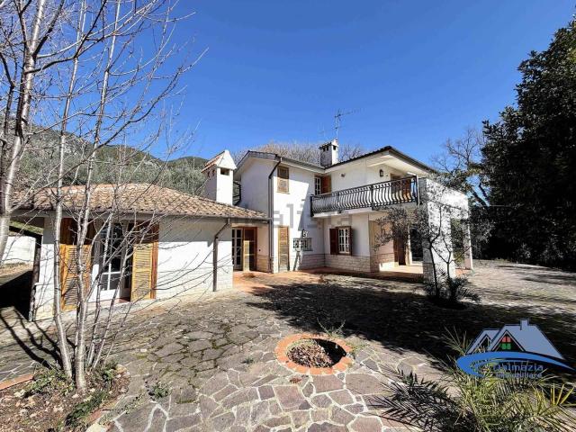 Casa in vendita a Piedimonte II, Terni