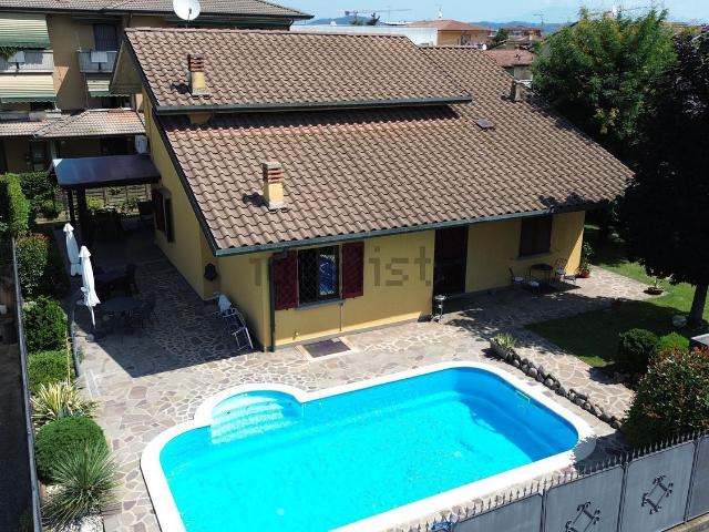Casa in vendita a Chiari, Lombardia