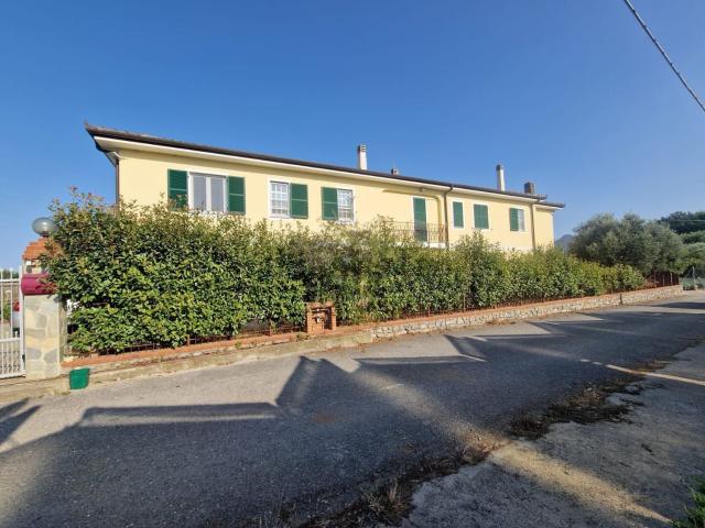 Casa in vendita a Cisano Sul Neva, Liguria