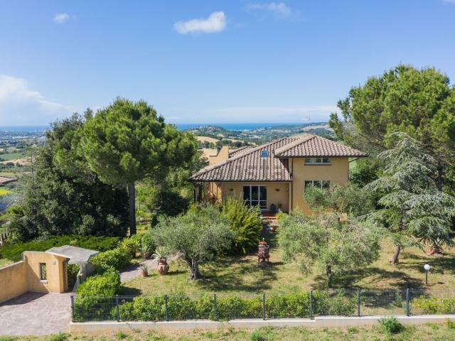 Casa in vendita a Pirano Alto, Marche