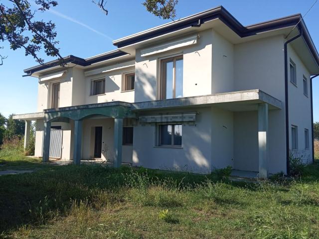 Casa in vendita a Taglio di Po, Rovigo