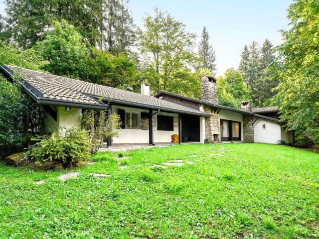 Casa in vendita a Selvino, Lombardia