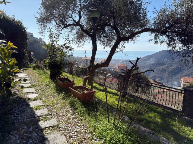 Casa in vendita a San Bartolomeo, Leivi