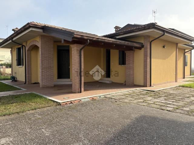 Casa in vendita a Unione Terre e Fiumi, Copparo