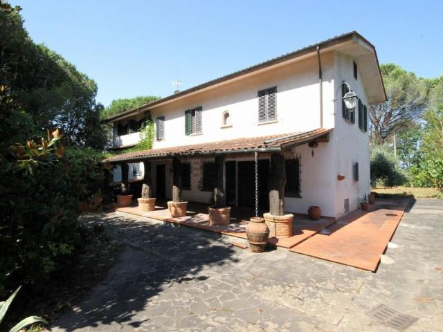 Casa in vendita a San Salvatore, Montecarlo