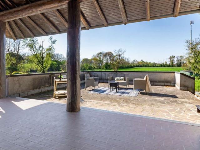 Casa in vendita a Locate Varesino, Lombardia