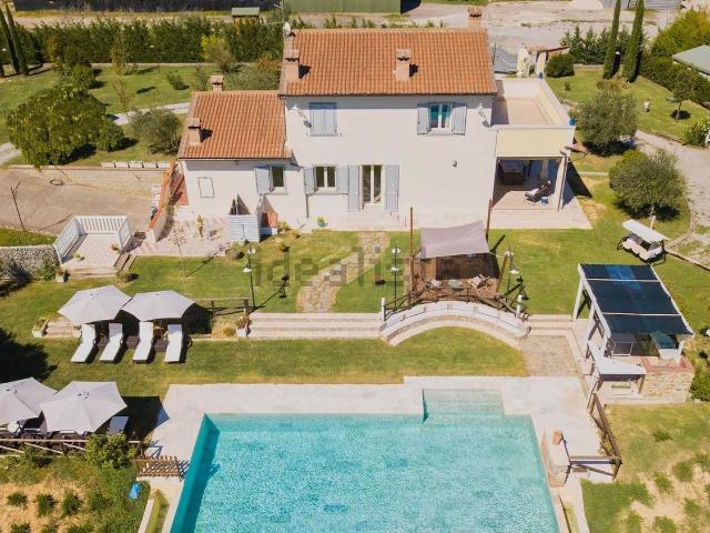 Casa in vendita a Cortona, Toscana