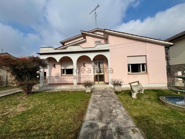 Casa in vendita a Rovigo, Veneto