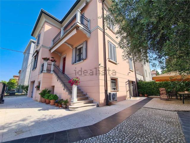 Casa in vendita a Modena, Rosselli