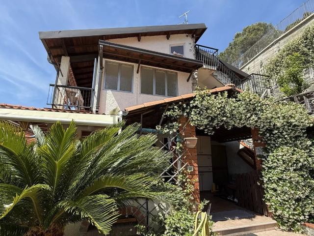 Casa in vendita a Camporosso mare, Camporosso